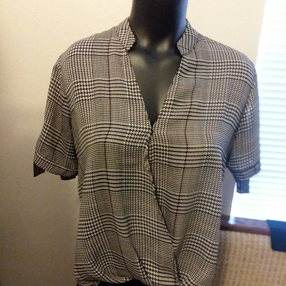 Short Sleeve Blouse w/ ties on sleeves